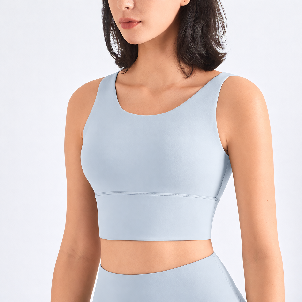 Soutien-gorge de sport en lycra — dos nu à décolleté plongeant