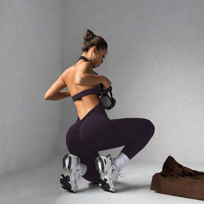 Body féminin à la mode — vêtement extérieur ajusté, couleur unie