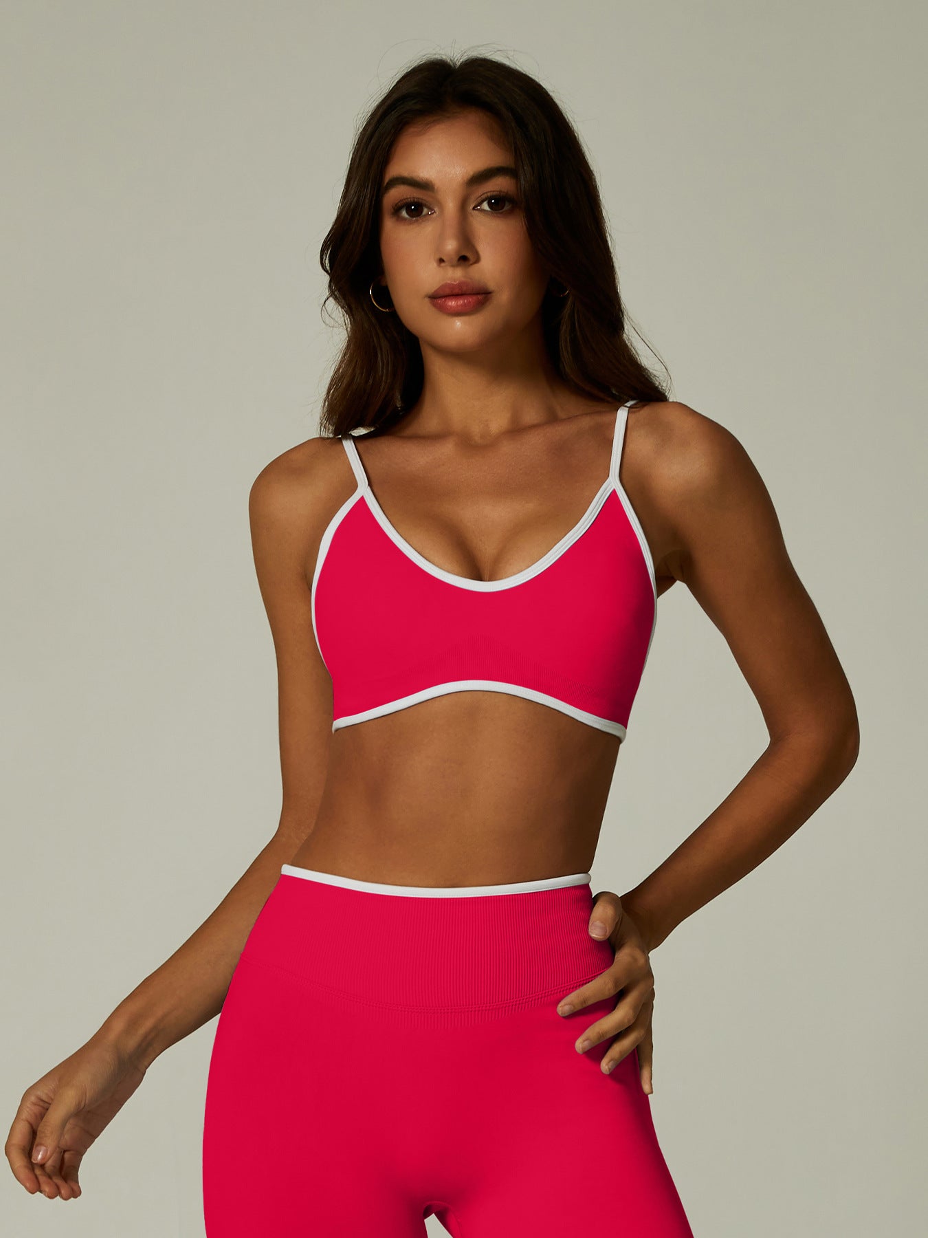 Ensemble de yoga moulant dos nu — sans coutures et à blocs de couleurs