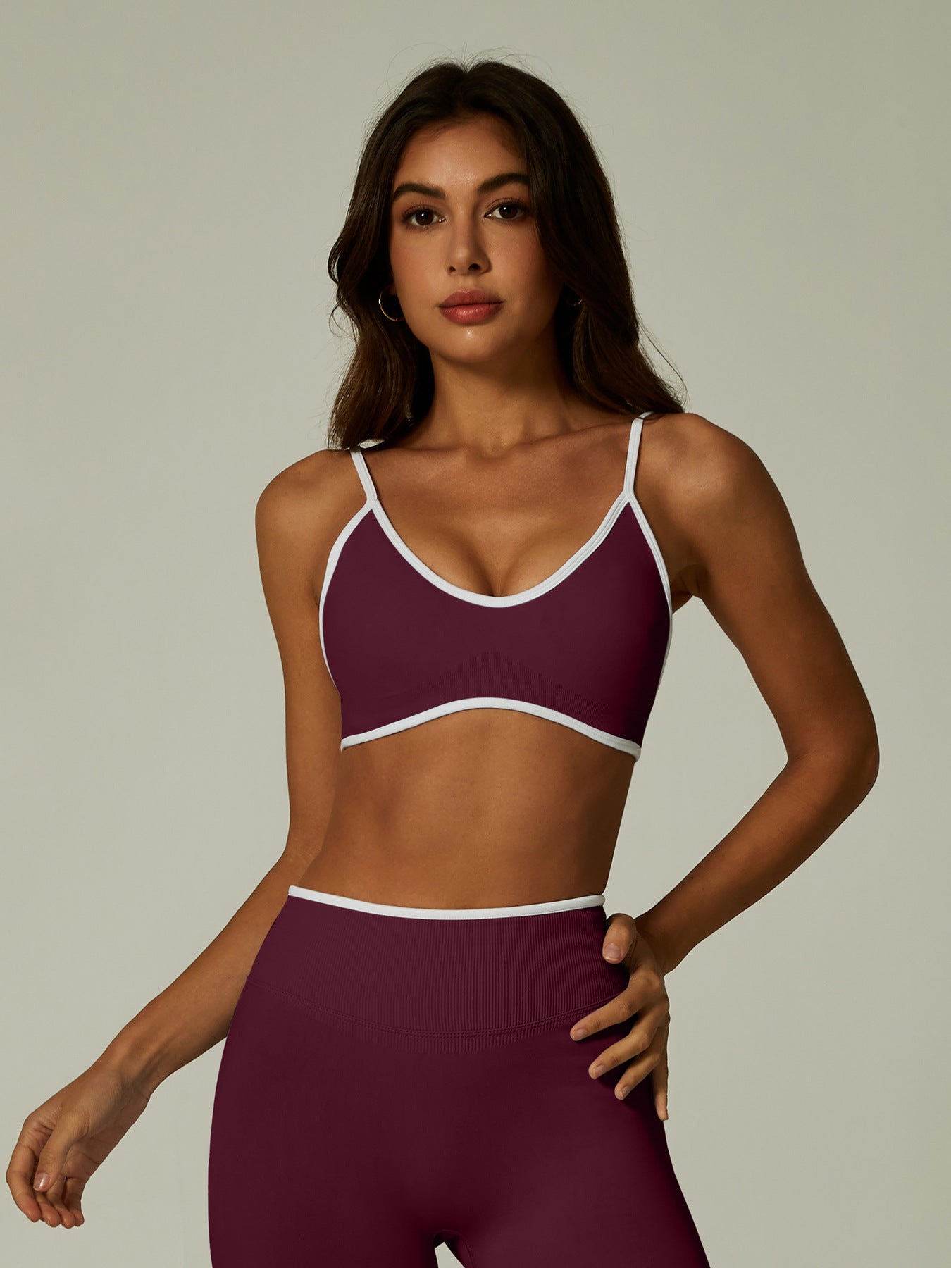 Ensemble de yoga moulant dos nu — sans coutures et à blocs de couleurs