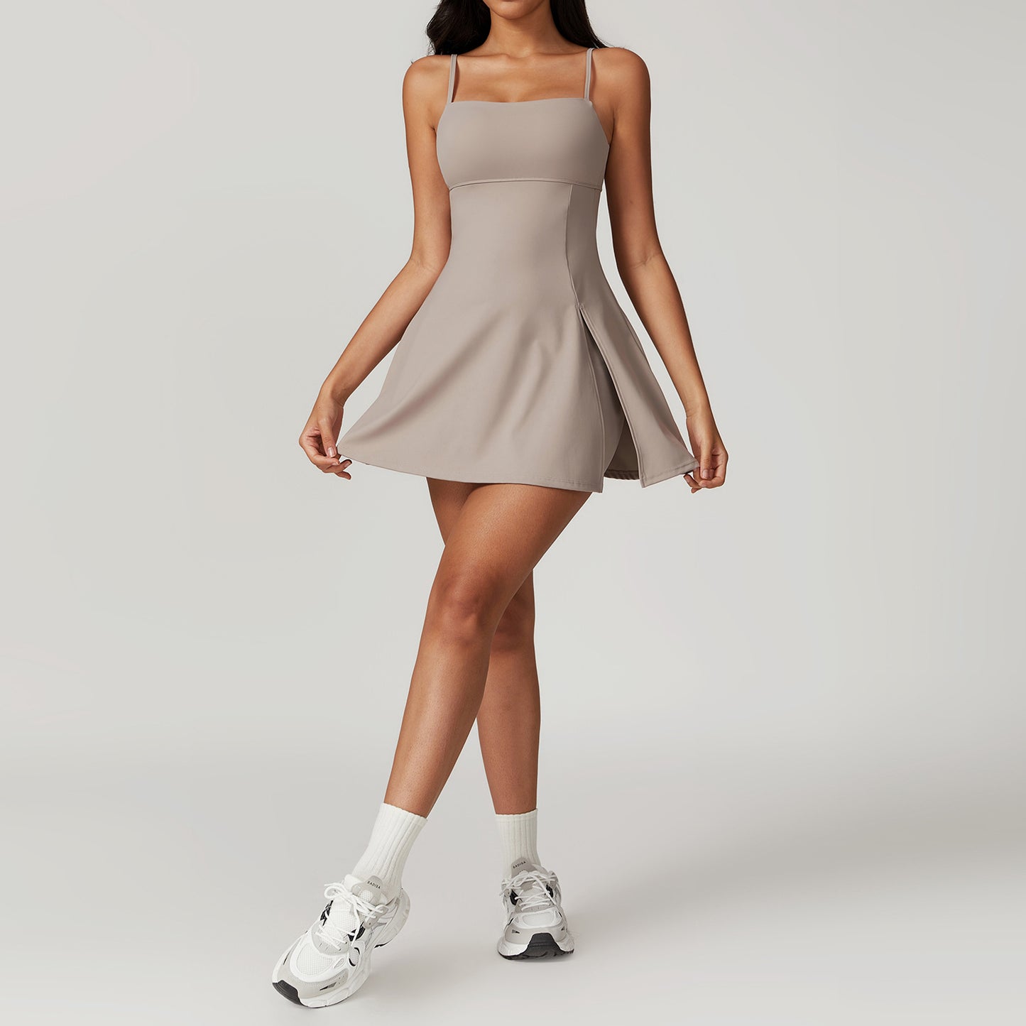 Robe de sport anti-décolleté — Avec soutien-gorge intégré