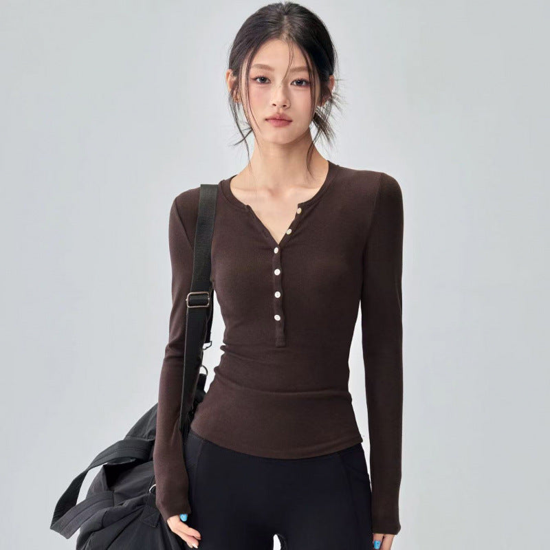 T-shirt à manches longues et col henley – confort et élégance pour yoga